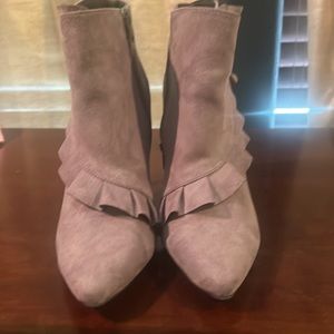 Gray ankle booties, charcoal, suede look, pointed toe/stiletto heels.SIZE 8